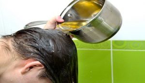 Cómo prevenir la caída del cabello gracias a este ingrediente. (Se incluye receta para cejas y pestañas)