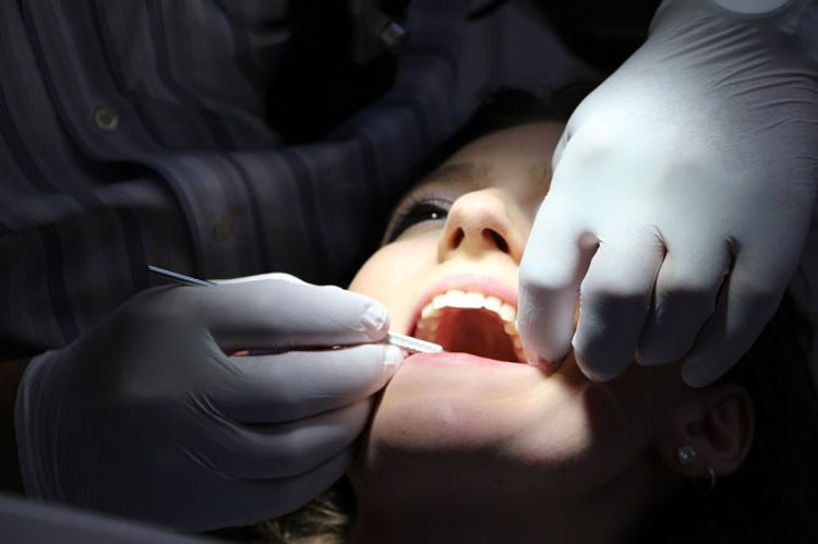 Asombroso nuevo implante dental que puede hacer crecer dientes nuevos en la boca