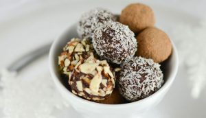 Estas trufas de chocolate negro y aceite de coco están cargadas de magnesio y SIN azúcar