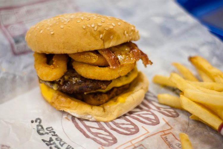 Un famoso chef baja de peso DE VERDAD, sin comidas de dieta ni contando calorías. Este es su método