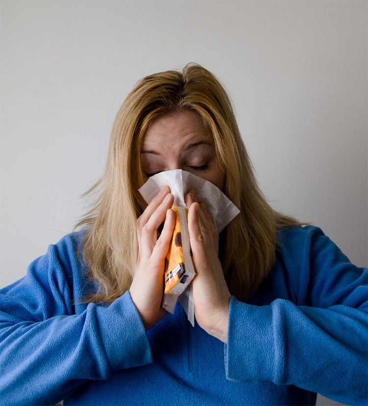 Trata la tos y elimina la mucosidad de los pulmones en una sola noche con este sencillo remedio