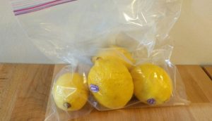 Esta simple truco de la bolsa mantendrá sus limones frescos durante todo un mes