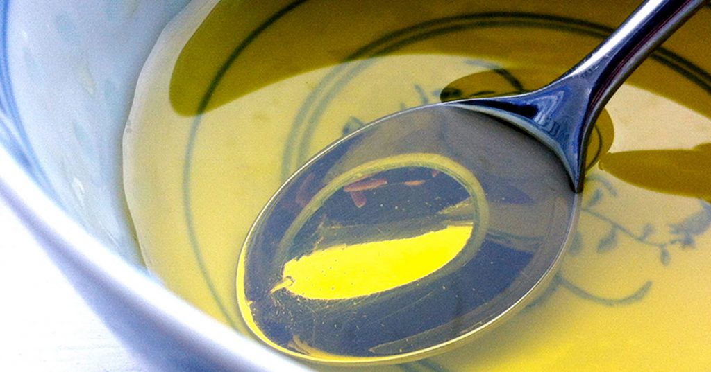 Este aceite previene de la pérdida del cabello y hace que vuelva a crecer el pelo de las cejas