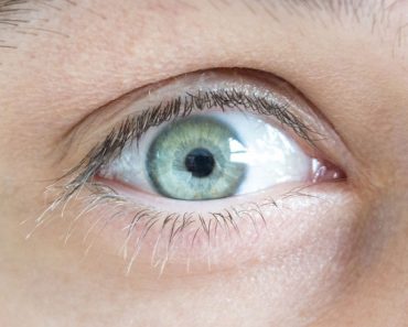 8 cosas que sus ojos están tratando de decirle acerca de su salud