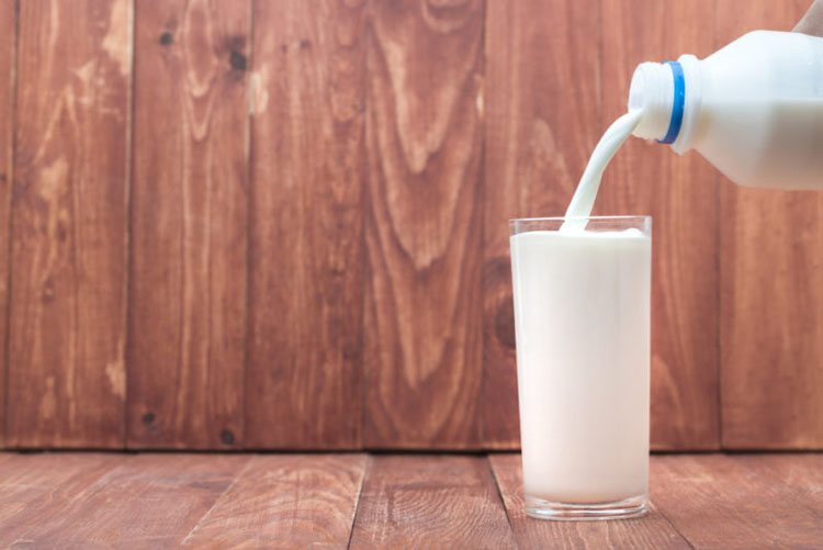 10 Razones para no tomar esta saludable bebida (entre ellas está vinculada al cáncer de mama)