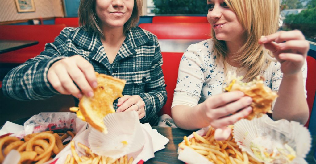 15 alimentos saludables para comer después de un atracón