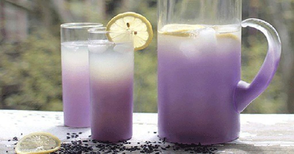 Cómo hacer limonada de lavanda para ayudar a aliviar dolores de cabeza y la ansiedad