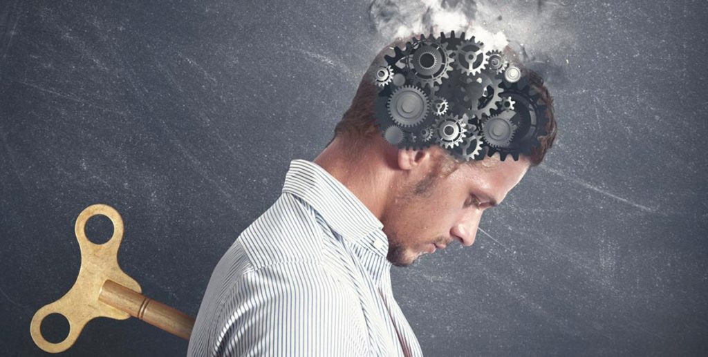 8 malos hábitos que pueden dañar tu cerebro (y que estás haciendo ahora mismo)