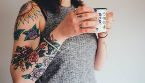 8 peligros reales de hacerse un tatuaje