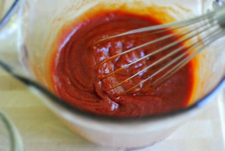 Los expertos advierten: este popular ketchup está relacionado con problemas en el hígado, páncreas, sistema inmunológico y cerebro