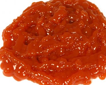 Los expertos advierten: este popular ketchup está relacionado con problemas en el hígado, páncreas, sistema inmunológico y cerebro