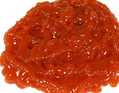 Los expertos advierten: este popular ketchup está relacionado con problemas en el hígado, páncreas, sistema inmunológico y cerebro