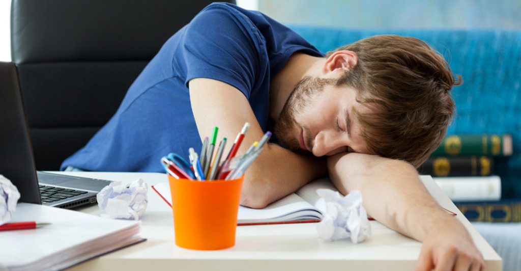 9 síntomas de que no está durmiendo lo suficiente