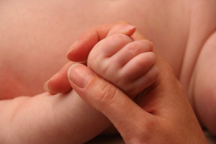 Una popular bebida dejó a este padre con un enorme agujero en la cabeza