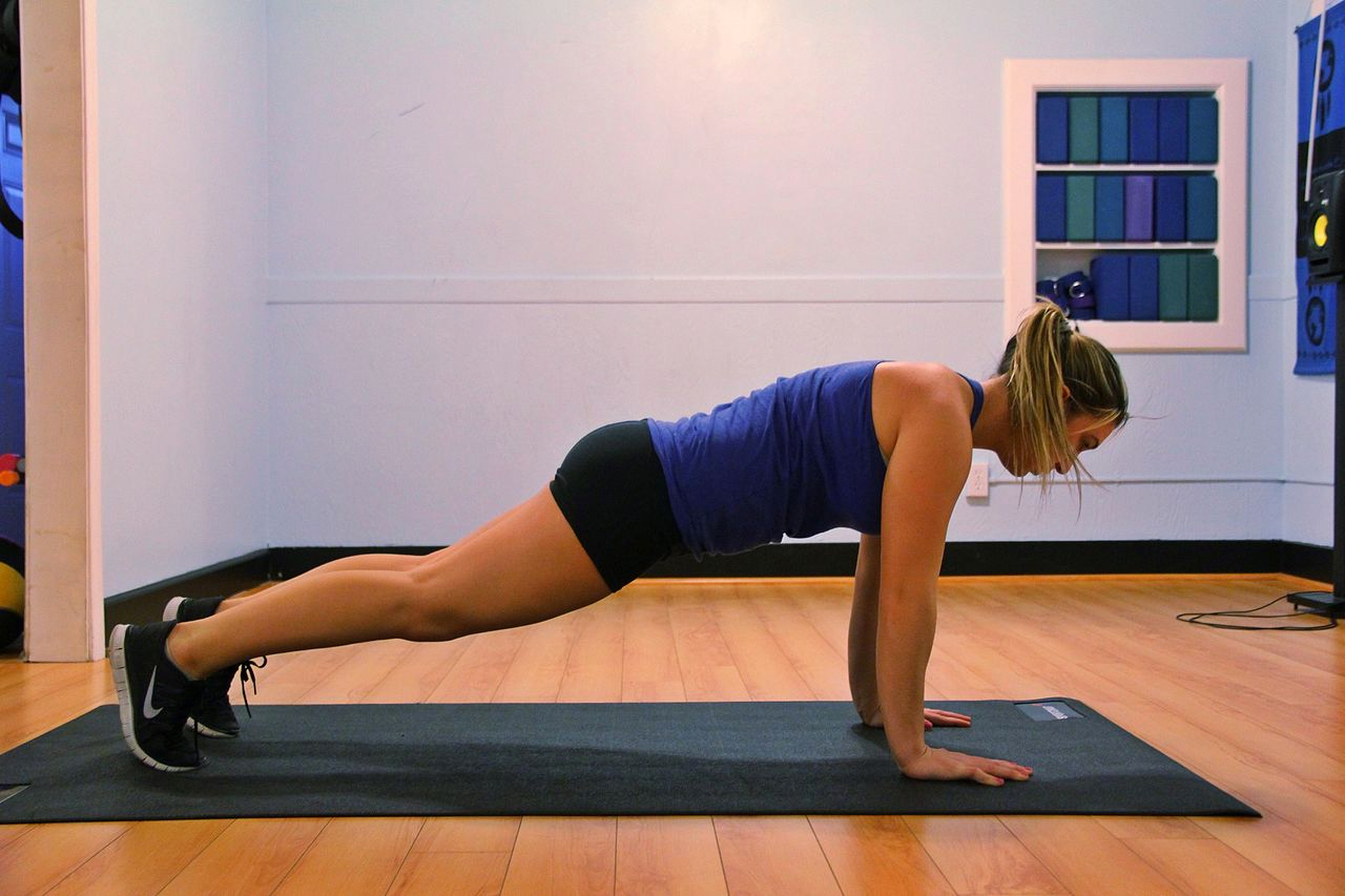 Los únicos 5 ejercicios que vas a necesitar para que todo tu cuerpo esté en forma