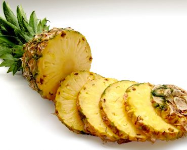 10 Beneficios para la salud de comer piña respaldados por la ciencia