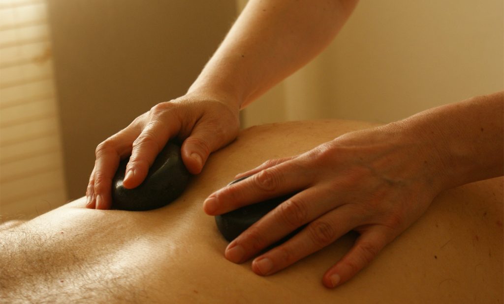 6 antiguas prácticas indias para curar el dolor de espalda y ciática