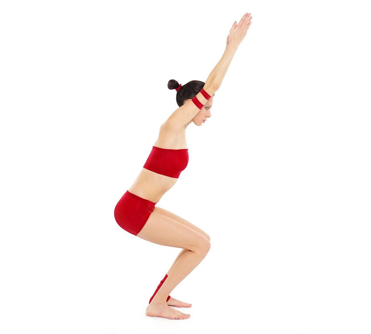 14 posturas del yoga para la pérdida del peso y la desintoxicación de su cuerpo