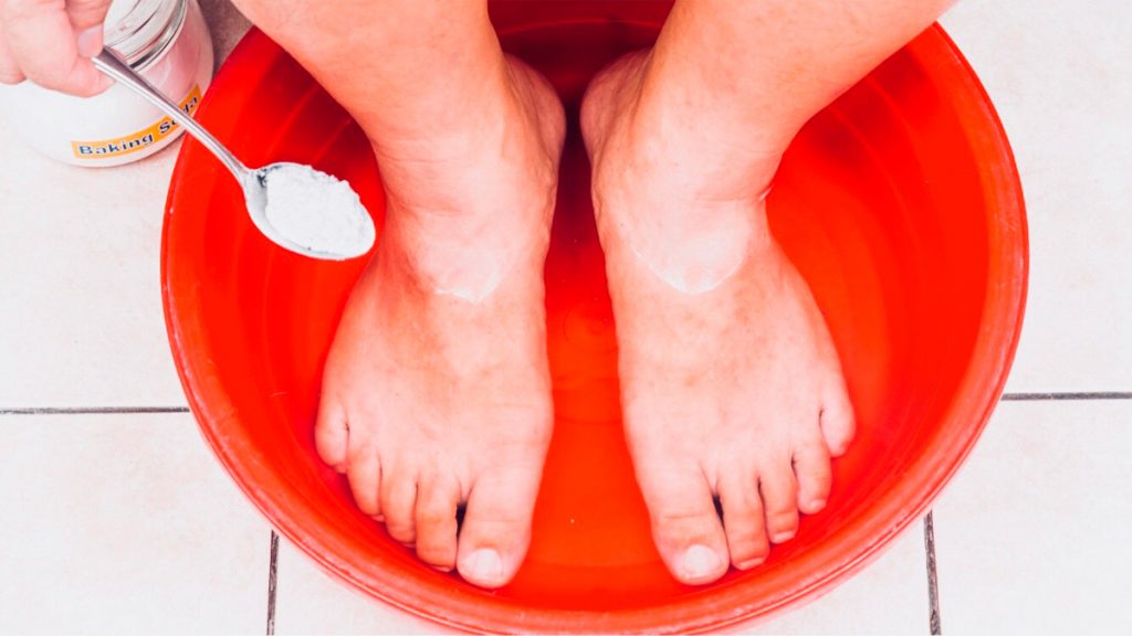 Cómo hacer un remedio casero para eliminar las toxinas de los pies