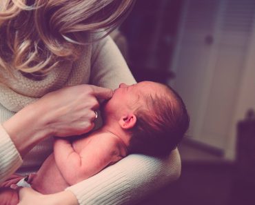 Las madres adictas al Smartphone retrasan el desarrollo infantil, según muestra este estudio