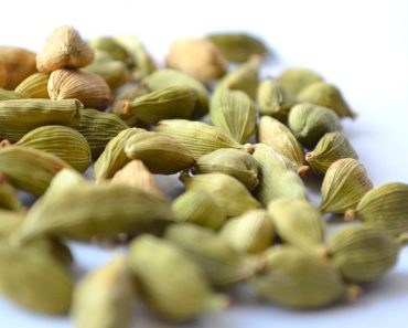 12 Saludables beneficios del cardamomo para su salud en general