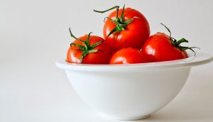 13 Beneficios del tomate: ¿Listo para este rojo remedio?