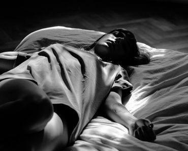 Qué es la parálisis del sueño: Causas, factores de riesgo y prevención