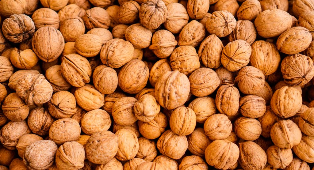 17 Beneficios para la salud de las nueces (respaldados por investigaciones)