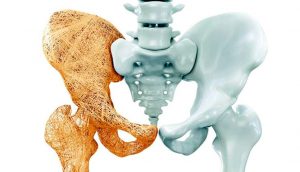 11 estiramientos simples para la osteoporosis que fortalecen los huesos frágiles