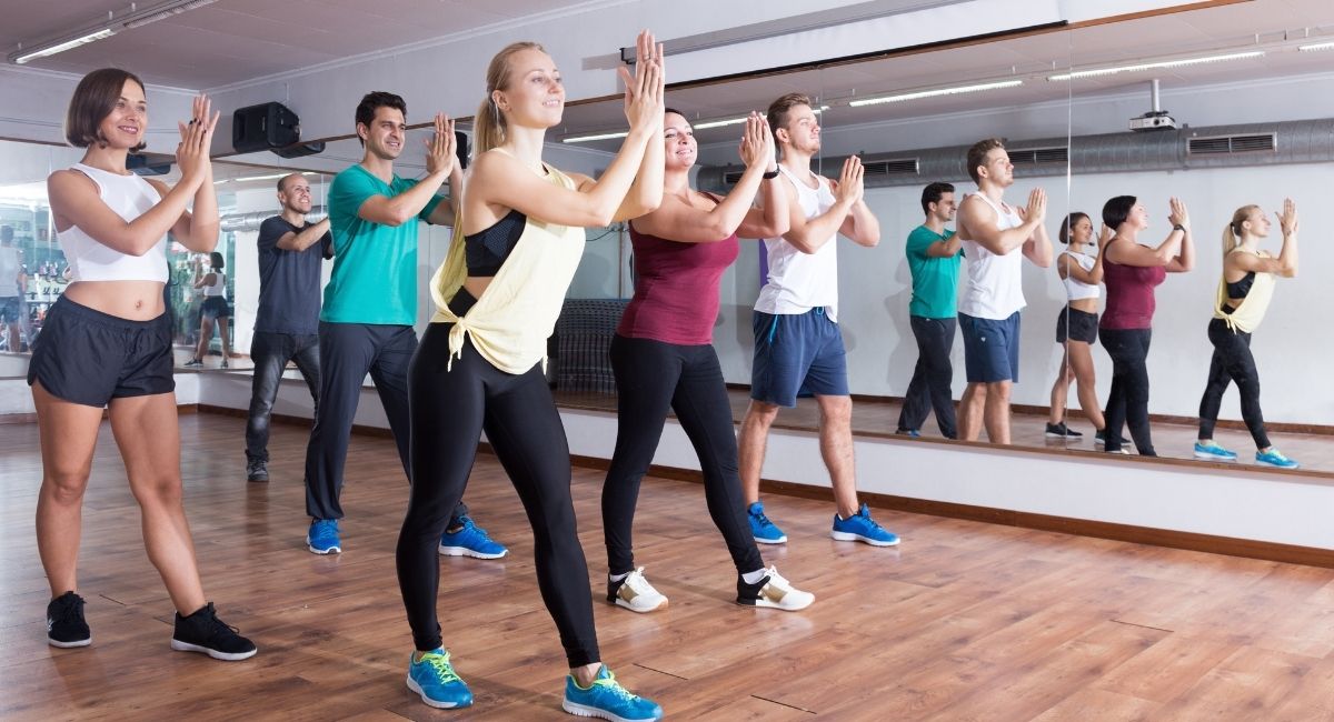 Bailar zumba: ventajas y desventajas que puede esperar