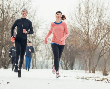 Consejos para hacer ejercicio en invierno (fuera y dentro de casa)