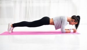 9 ejercicios para fortalecer los hombros con peso corporal