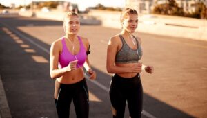 9 beneficios de tener un compañero de ejercicio