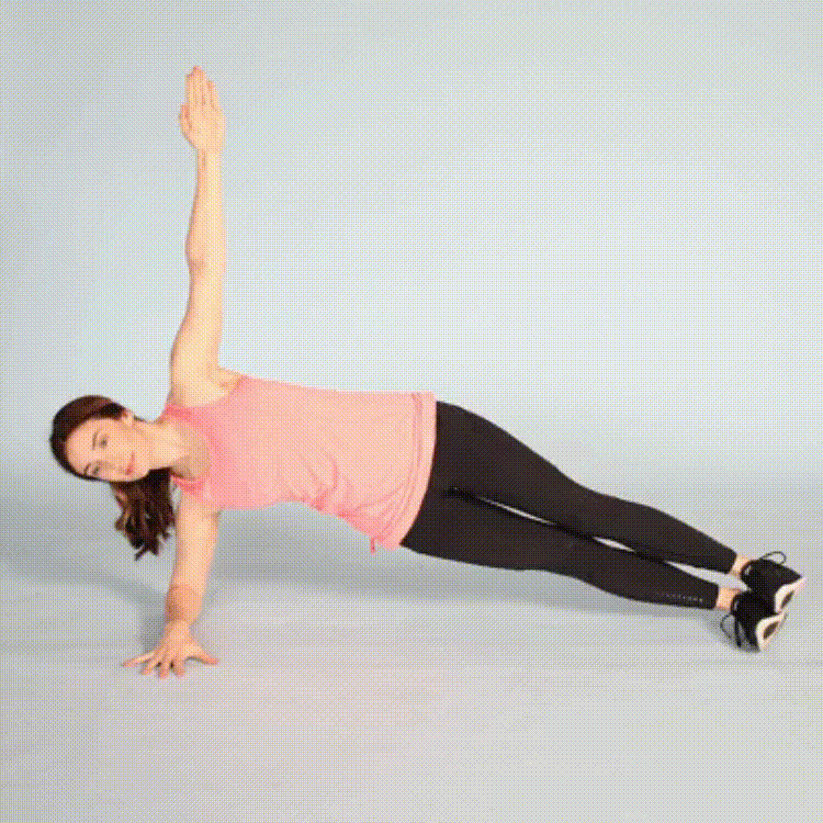 7 grandes ejercicios para reafirmar los pechos caídos