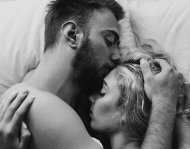 8 comportamientos que los hombres muestran cuando están con su verdadero amor