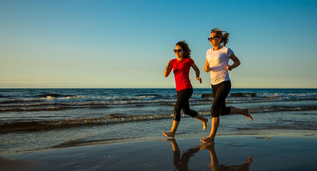 Los 5 mejores ejercicios para hacer en la playa, sin equipo