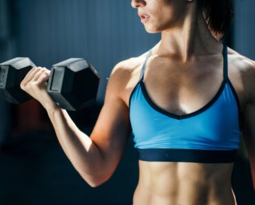 5 ejercicios para bíceps con mancuernas