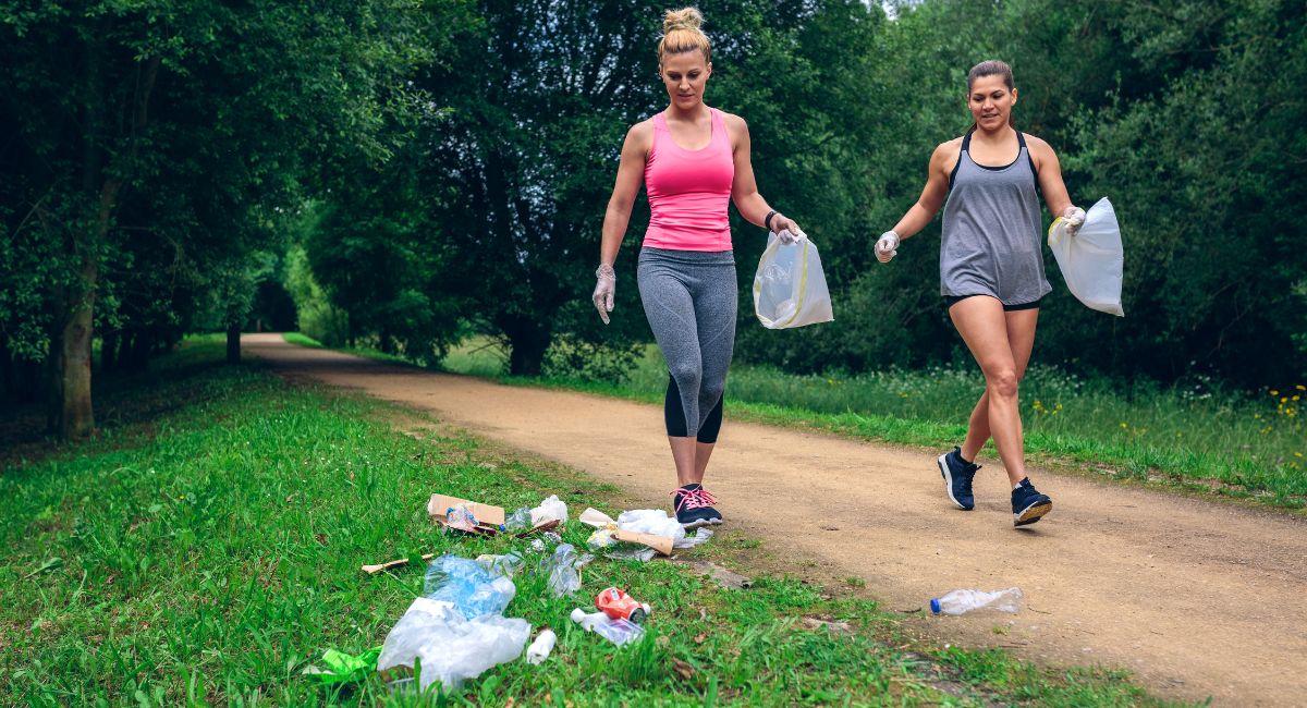 El "plogging" será tu nuevo ejercicio favorito para hacer al aire libre