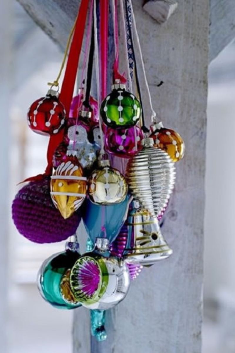 8 ideas to create Christmas decorations with balls to hang on the door