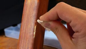 3 trucos para eliminar arañazos y abolladuras de los muebles de madera
